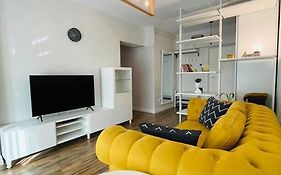 Charming & Modern Apartment In Copou - Netflix